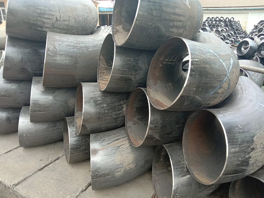 中国制造商生产的不锈钢弯头与碳钢弯头的区别