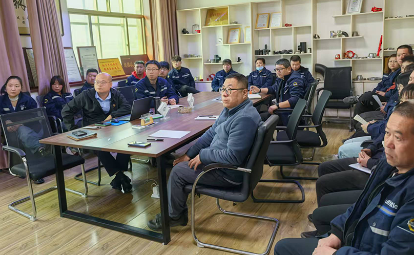 沧州傲森迪克管件制造有限公司组织中层管理干部开展质量学习大会